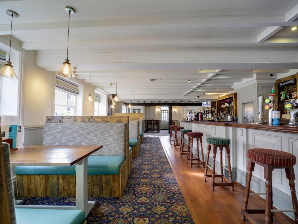 The Swan Hotel 韦德布里奇 外观 照片